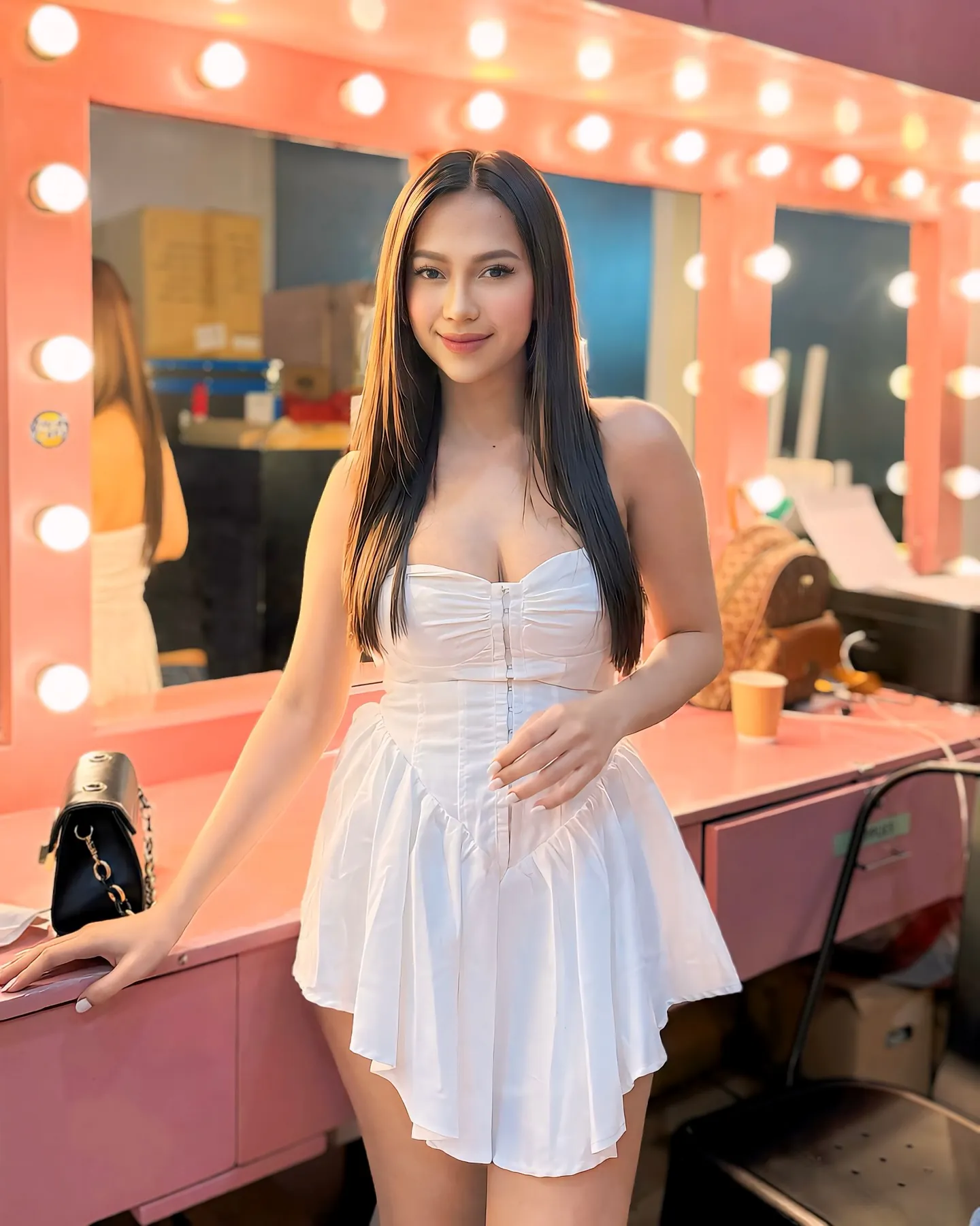 Alona Navarro - alona-navarro-sexy-42.webp